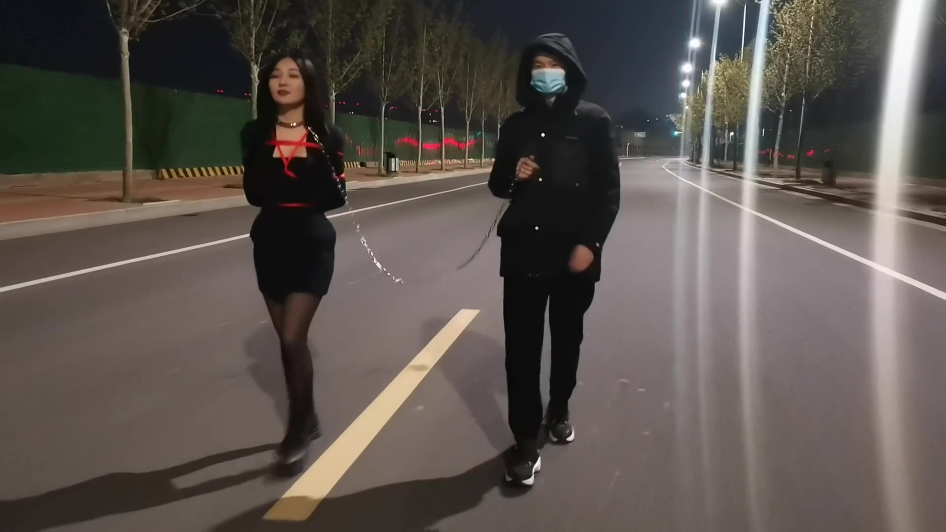 Chinese Girls Throw Trash Anywhere And Tie Up
