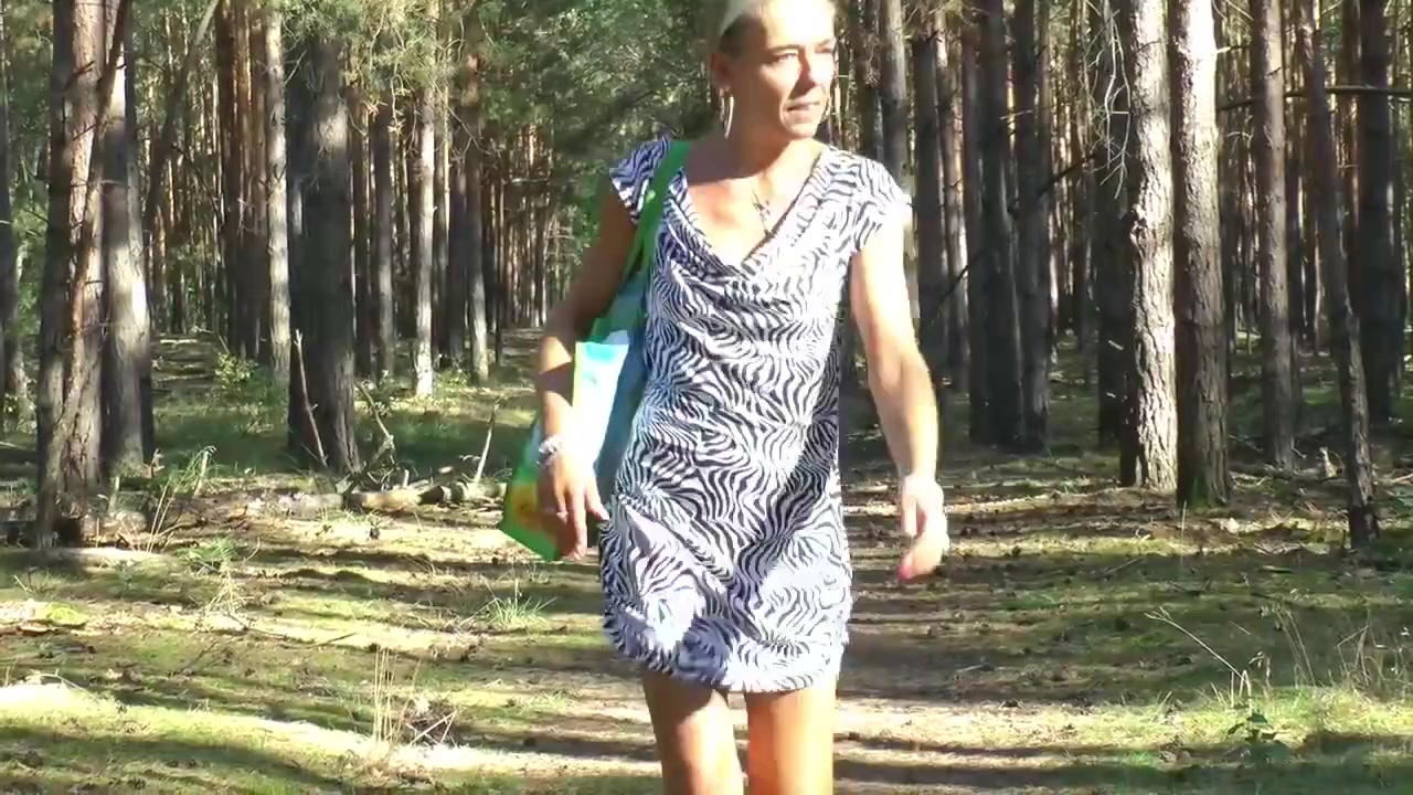 E-Stim outdoor ,Public flashing in wood, jerking off
